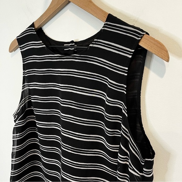 Women’s | Banana Republic Striped Sleeveless Top | Medium - Picture 1 of 9